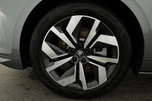Skoda Enyaq 85 Sportline Sportline, AHK, Navi, Matrix, Side, Winter, 20 Zoll 