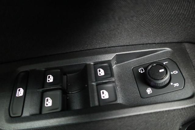 Volkswagen Touran Comfortline BMT/Start-Stopp 1.5 TSI DSG Comfortline, AHK, Navi, Side, Kamera, Winter, 17-Zoll, 3 J.-Garantie 