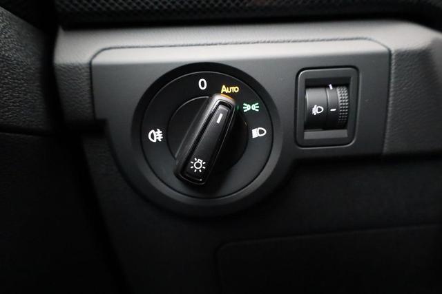 Volkswagen T-Cross 1.0 TSI 85 kW Life DSG Life, AHK, Side, ACC, Kamera, 3 J.-Garantie 