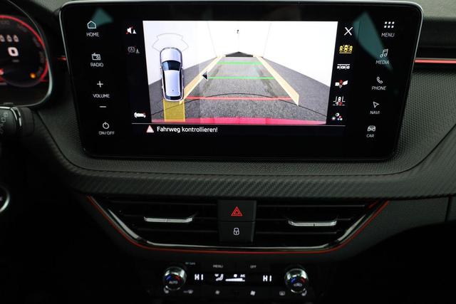 Skoda Kamiq Monte Carlo 1.0 TSI DSG Carlo, Matrix, AHK, 18-Zoll, Pano, Navi, el.Klappe, 5 J.-Garantie 