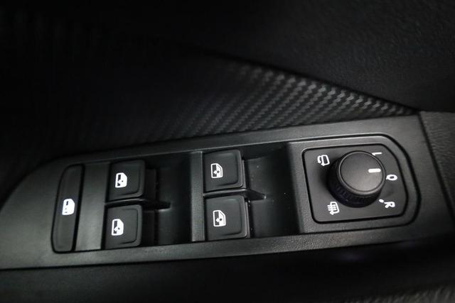 Skoda Kamiq Monte Carlo 1.0 TSI DSG Carlo, Matrix, AHK, 18-Zoll, Pano, Navi, el.Klappe, 5 J.-Garantie 
