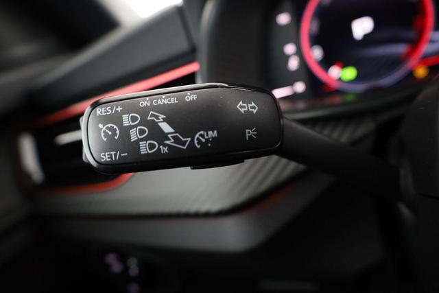 Skoda Kamiq Monte Carlo 1.0 TSI DSG Carlo, Matrix, AHK, 18-Zoll, Pano, Navi, el.Klappe, 5 J.-Garantie 