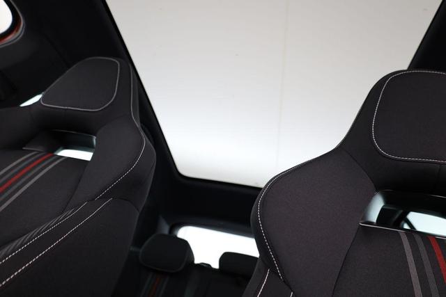 Skoda Kamiq Monte Carlo 1.0 TSI DSG Carlo, Matrix, AHK, 18-Zoll, Pano, Navi, el.Klappe, 5 J.-Garantie 