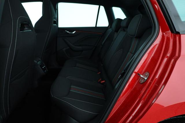 Skoda Kamiq Monte Carlo 1.0 TSI DSG Carlo, Matrix, AHK, 18-Zoll, Pano, Navi, el.Klappe, 5 J.-Garantie 