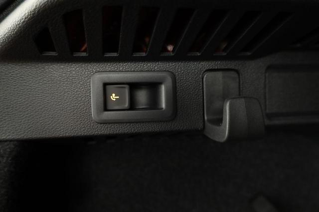 Skoda Kamiq Monte Carlo 1.0 TSI DSG Carlo, Matrix, AHK, 18-Zoll, Pano, Navi, el.Klappe, 5 J.-Garantie 