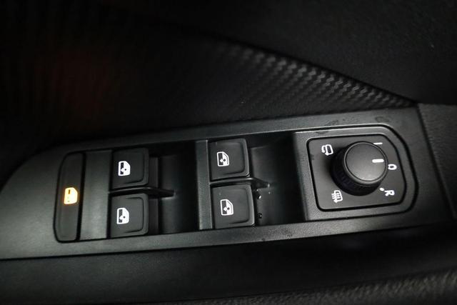 Skoda Kamiq Monte Carlo 1.5 TSI Carlo, Matrix, AHK, 18-Zoll, Pano, Navi, el. Klappe, 5 J.-Garantie 