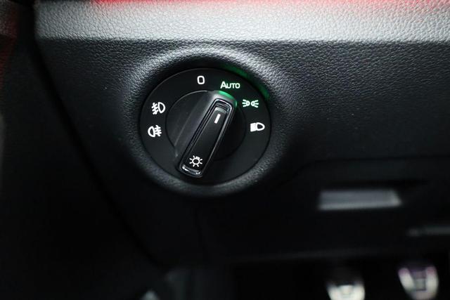 Skoda Kamiq Monte Carlo 1.5 TSI Carlo, Matrix, AHK, 18-Zoll, Pano, Navi, el. Klappe, 5 J.-Garantie 