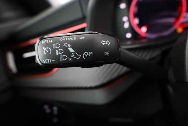 Skoda Kamiq Monte Carlo 1.5 TSI Carlo, Matrix, AHK, 18-Zoll, Pano, Navi, el. Klappe, 5 J.-Garantie 