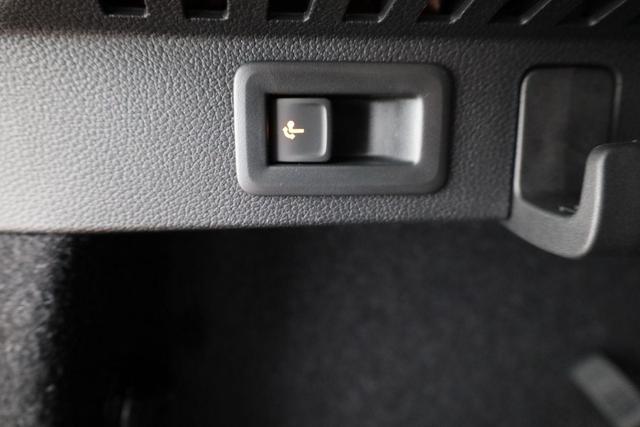 Skoda Kamiq Monte Carlo 1.5 TSI Carlo, Matrix, AHK, 18-Zoll, Pano, Navi, el. Klappe, 5 J.-Garantie 