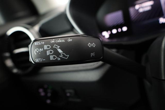 Skoda Fabia Selection 1.0 TSI Selection, Ladeboden, Park, Winterpaket, SmartLink, 4-J Garantie 