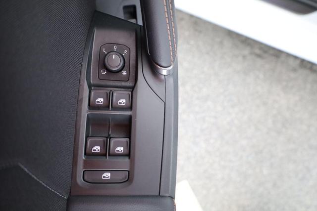 Cupra Leon Sportstourer 1.5 eTSI 110 kW ST DSG, AHK, Navi, Matrix, Side, Kamera, el. Klappe, Winter, 5-J Garantie 