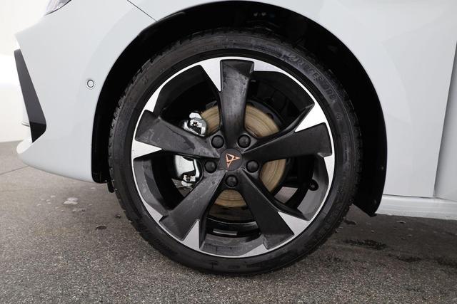 Cupra Leon Sportstourer 1.5 eTSI 110 kW ST DSG, AHK, Navi, Matrix, Side, Kamera, el. Klappe, Winter, 5-J Garantie 
