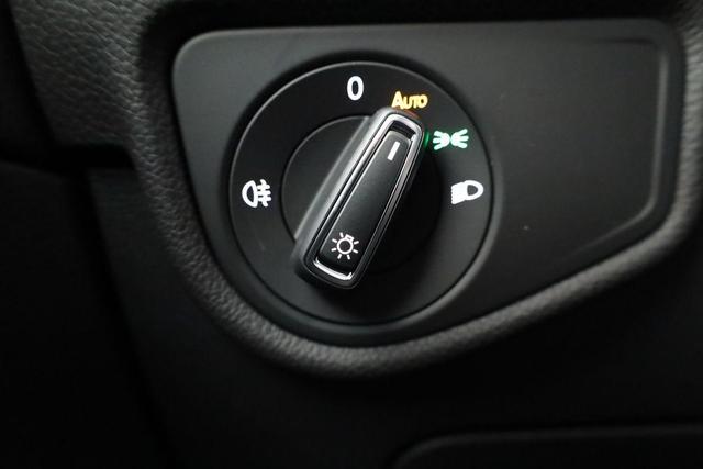 Volkswagen Touran Comfortline BMT/Start-Stopp 1.5 TSI DSG Comfortline, 7-Sitzer, AHK, Navi, Kamera, Side, Winter, 3 J.-Garantie 