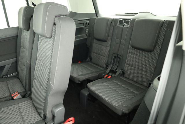 Volkswagen Touran Comfortline BMT/Start-Stopp 1.5 TSI DSG Comfortline, 7-Sitzer, AHK, Navi, Kamera, Side, Winter, 3 J.-Garantie 