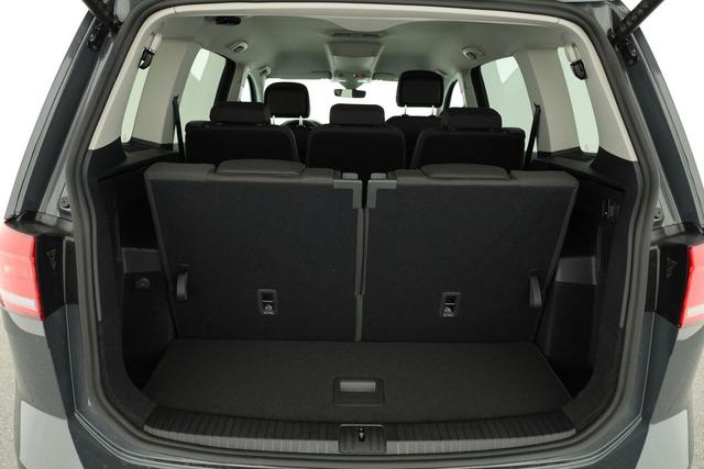 Volkswagen Touran Comfortline BMT/Start-Stopp 1.5 TSI DSG Comfortline, 7-Sitzer, AHK, Navi, Kamera, Side, Winter, 3 J.-Garantie 
