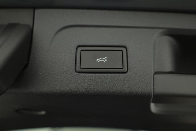 Volkswagen Touran Comfortline BMT/Start-Stopp 1.5 TSI DSG Comfortline, 7-Sitzer, AHK, Navi, Kamera, Side, Winter, 3 J.-Garantie 