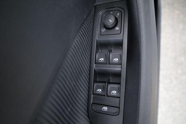 Skoda Kamiq Monte Carlo 1.5 TSI Carlo, Pano, Matrix, Navi, Kamera, Winter, 5 J.-Garantie 