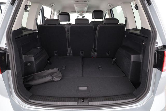 Volkswagen Touran Comfortline BMT/Start-Stopp 1.5 TSI DSG Comfortline, 7-Sitzer, AHK, Navi, Kamera, Side, Winter, 3 J.-Garantie 