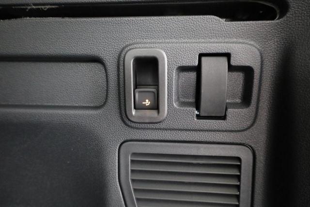 Volkswagen Touran Comfortline BMT/Start-Stopp 1.5 TSI DSG Comfortline, 7-Sitzer, AHK, Navi, Kamera, Side, Winter, 3 J.-Garantie 