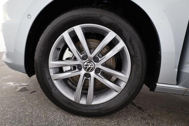 Volkswagen Touran Comfortline BMT/Start-Stopp 1.5 TSI DSG Comfortline, 7-Sitzer, AHK, Navi, Kamera, Side, Winter, 3 J.-Garantie 