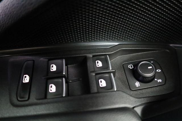 Volkswagen Tiguan 2.0 TDI 142 kW 4Motion R-Line DSG 4 Motion R-LINE, IQ.Light, AHK, Navi, AreaView, Side, Winter, el. Klappe 