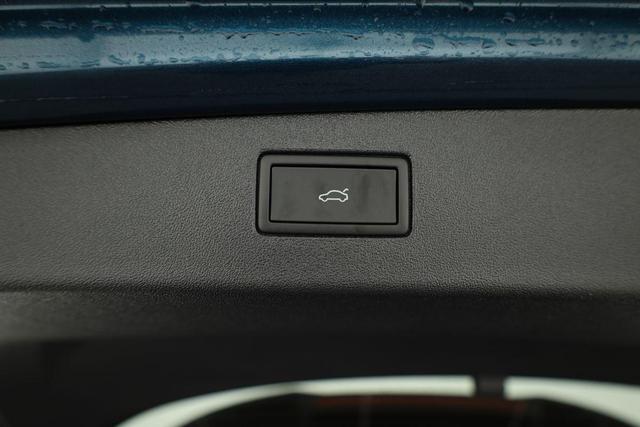 Volkswagen Tiguan 2.0 TDI 142 kW 4Motion R-Line DSG 4 Motion R-LINE, IQ.Light, AHK, Navi, AreaView, Side, Winter, el. Klappe 