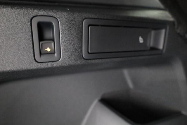 Volkswagen Tiguan 2.0 TDI 142 kW 4Motion R-Line DSG 4 Motion R-LINE, IQ.Light, AHK, Navi, AreaView, Side, Winter, el. Klappe 