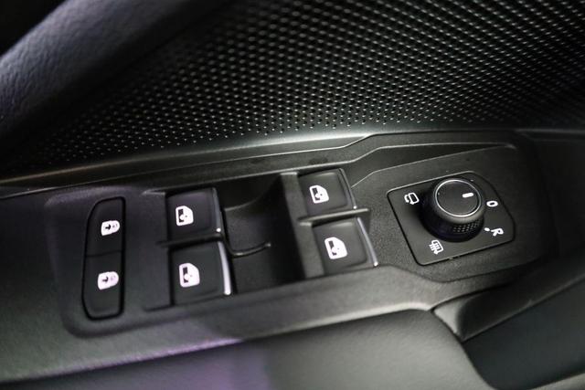 Volkswagen Tayron 1.5 TSI eHybrid 150 kW R-Line Black, Pano, HuD, AHK, AreaView, LED-Plus, Side, Navi, Winter Plus, 5 J.-Garantie 