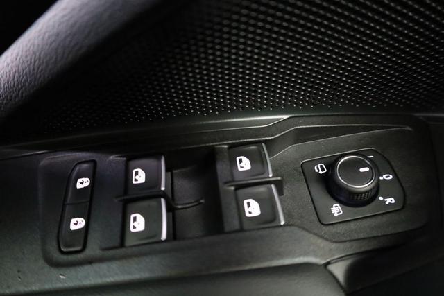 Volkswagen Tayron 1.5 eHybrid R-LINE Black, Pano, HuD, AHK, AreaView, LED-Plus, Side, Navi, Winter, 5 J.-Garantie 