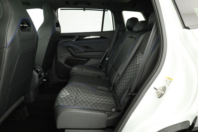 Volkswagen Tayron 1.5 eHybrid R-LINE Black, Pano, HuD, AHK, AreaView, LED-Plus, Side, Navi, Winter, 5 J.-Garantie 