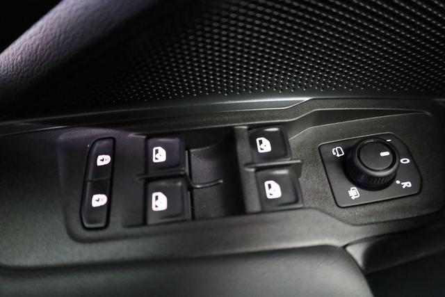 Volkswagen Tayron 1.5 TSI eHybrid 150 kW Life Life, AHK, AreaView, Side, Navi, Winter, 5-J. Garantie 