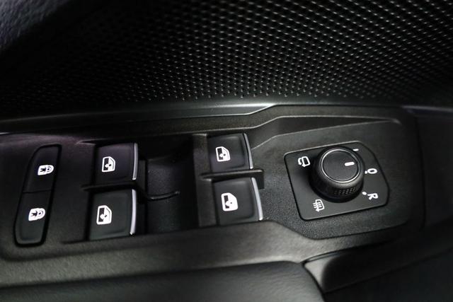 Volkswagen Tayron 1.5 TSI eHybrid 150 kW R-Line Black, Pano, HuD, AHK, AreaView, LED-Plus, Side, Navi, Winter, 5 J.-Garantie 