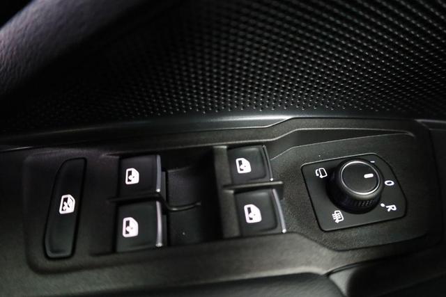 Volkswagen Tiguan 2.0 TDI 142 kW 4Motion R-Line DSG 4M Black Style, AHK. Navi, AreaView, Side, Winter, el. Klappe 