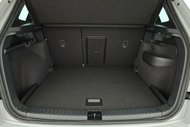 Skoda Karoq Sportline 1.5 TSI DSG Sportline, AHK, Navi, Matrix, Side, el. Klappe, Winter, 5 J.-Garantie, 19-Zoll 