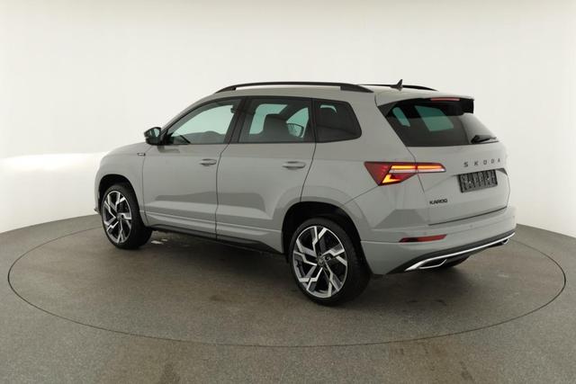 Skoda Karoq Sportline 1.5 TSI DSG Sportline, AHK, Navi, Matrix, Side, el. Klappe, Winter, 5 J.-Garantie, 19-Zoll 