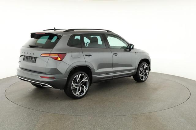 Skoda Karoq Sportline 1.5 TSI DSG Sportline, AHK, Navi, Matrix, Side, el. Klappe, Winter, 5 J.-Garantie, 19-Zoll 