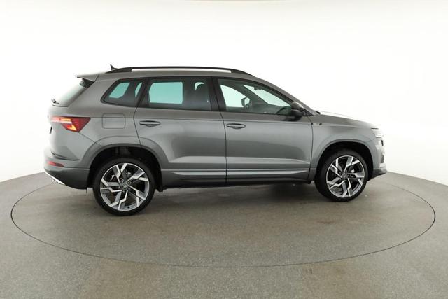 Skoda Karoq Sportline 1.5 TSI DSG Sportline, AHK, Navi, Matrix, Side, el. Klappe, Winter, 5 J.-Garantie, 19-Zoll 