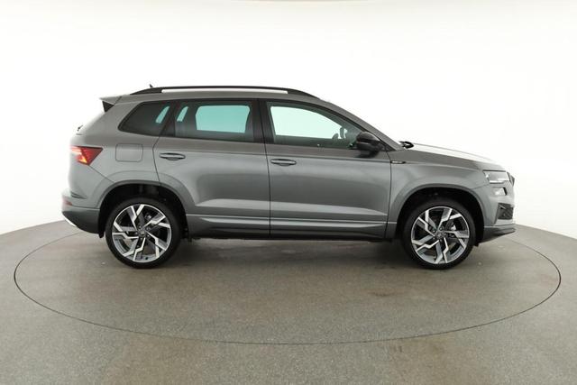 Skoda Karoq Sportline 1.5 TSI DSG Sportline, AHK, Navi, Matrix, Side, el. Klappe, Winter, 5 J.-Garantie, 19-Zoll 