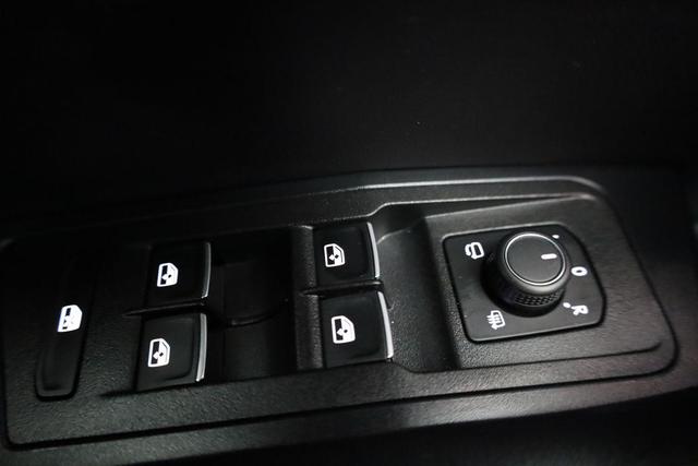 Volkswagen T-Roc R-Line 1.5 TSI DSG R-LINE, Navi, el. Klappe, LED, Kamera, Winter 