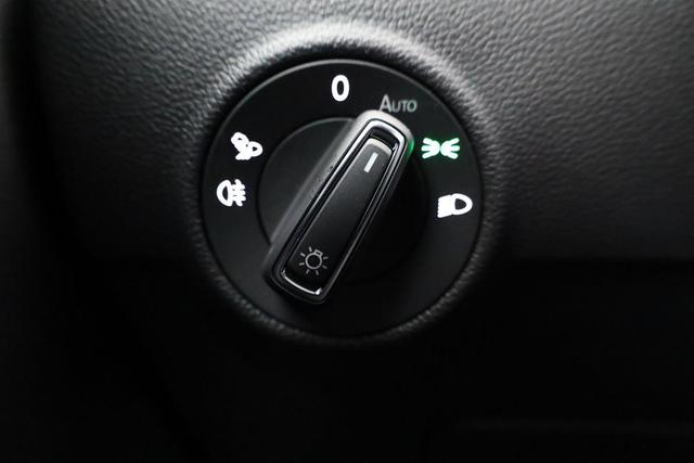 Volkswagen T-Roc R-Line 1.5 TSI DSG R-LINE, Navi, el. Klappe, LED, Kamera, Winter 