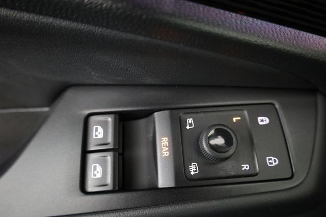 Volkswagen ID.7 Kombi Pro 210 kW Tourer Black Style, HUD, AreaView, Side, Winter, 19-Zoll 