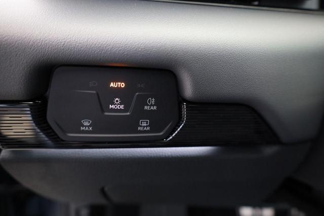 Volkswagen ID.7 Kombi Pro 210 kW Tourer Black Style, HUD, AreaView, Side, Winter, 19-Zoll 