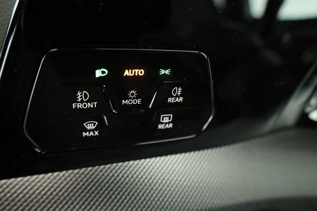 Volkswagen Golf 2.0 TSI 195 kW GTI VIII DSG, Navi, Side, Matrix, Kamera, Winter, 19-Zoll 