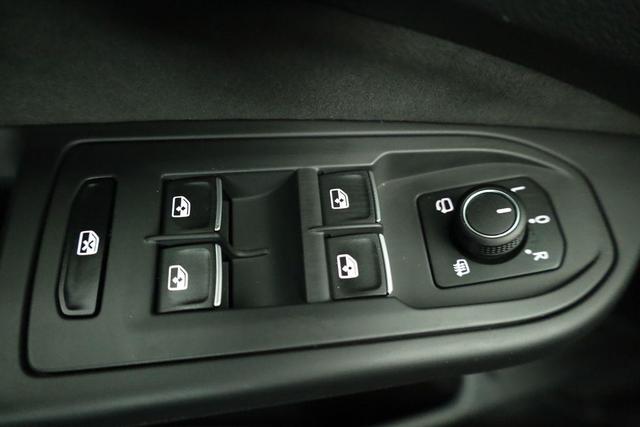 Volkswagen Golf 2.0 TSI 195 kW GTI VIII DSG, Navi, Side, Matrix, Kamera, Winter, 19-Zoll 