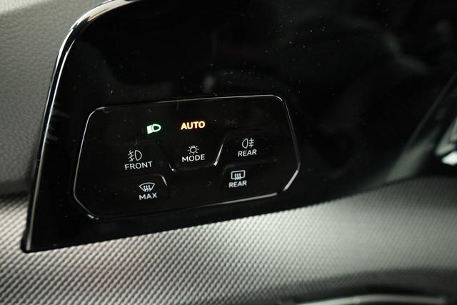 Volkswagen Golf 2.0 TSI 195 kW GTI VIII DSG, Navi, Side, Matrix, Kamera, Winter, 19-Zoll 