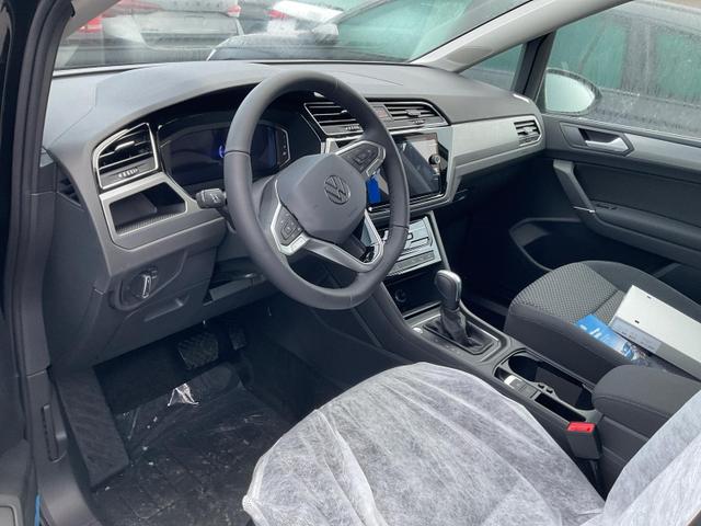 Volkswagen Touran - Comfortline BMT/Start-Stopp 1.5 TSI DSG Comfortline, 7-Sitzer, AHK, Navi, Side, Kamera, Winter, 17-Zoll, 3 J.-Garantie