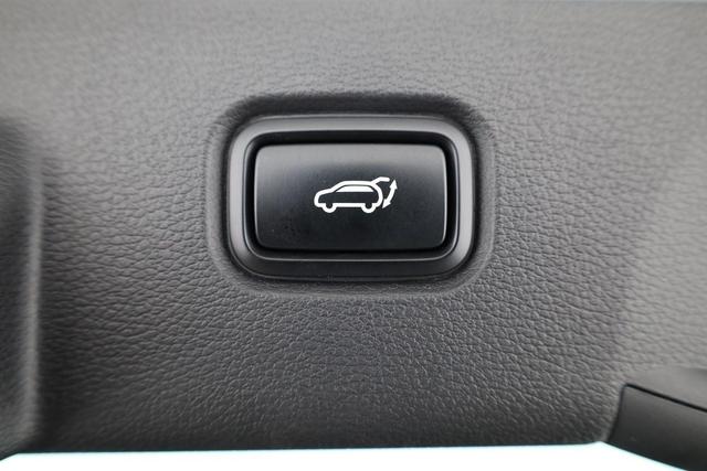 Kia Sportage Spirit 1.6 CRDi Mild Hybrid Spirit, Kamera, LED, Navi, Leder, 18-Zoll 