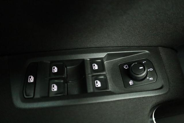 Volkswagen Touran Comfortline BMT/Start-Stopp 1.5 TSI DSG Comfortline, 7-Sitzer, AHK, Navi, Side, Kamera, Winter, 17-Zoll, 3 J.-Garantie 