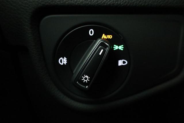 Volkswagen Touran Comfortline BMT/Start-Stopp 1.5 TSI DSG Comfortline, 7-Sitzer, AHK, Navi, Side, Kamera, Winter, 17-Zoll, 3 J.-Garantie 