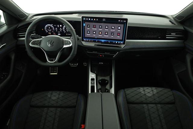 Volkswagen Passat Variant 2.0 TDI 142 kW 4Motion R-Line DSG 4M Black, AHK, IQ.Light, HUD, 19-Zoll, AreaView, Navi, Side 